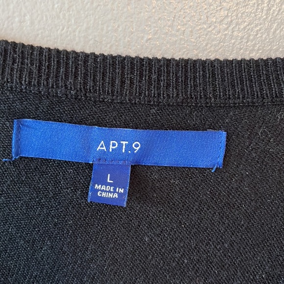 Asymmetrical Apt. 9 sweater - Picture 2 of 4